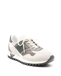 hellbeige bedruckte niedrige Sneakers von Emporio Armani