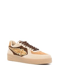 hellbeige bedruckte Wildleder niedrige Sneakers von Enterprise Japan