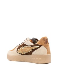 hellbeige bedruckte Wildleder niedrige Sneakers von Enterprise Japan