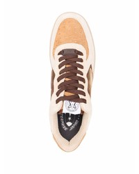 hellbeige bedruckte Wildleder niedrige Sneakers von Enterprise Japan