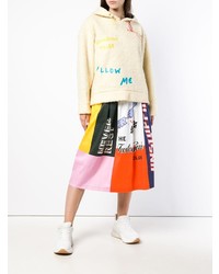 hellbeige bedruckter Pullover mit einer Kapuze von Mira Mikati