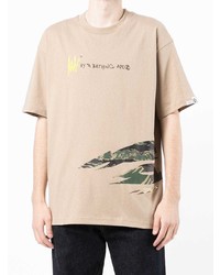 hellbeige bedrucktes T-Shirt mit einem Rundhalsausschnitt von AAPE BY A BATHING APE