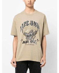 hellbeige bedrucktes T-Shirt mit einem Rundhalsausschnitt von AAPE BY A BATHING APE