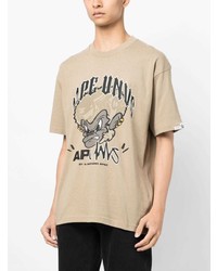 hellbeige bedrucktes T-Shirt mit einem Rundhalsausschnitt von AAPE BY A BATHING APE