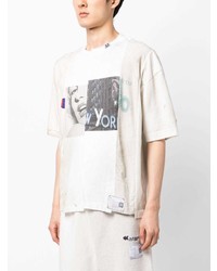 hellbeige bedrucktes T-Shirt mit einem Rundhalsausschnitt von Maison Mihara Yasuhiro