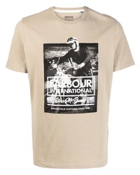 hellbeige bedrucktes T-Shirt mit einem Rundhalsausschnitt von Barbour International