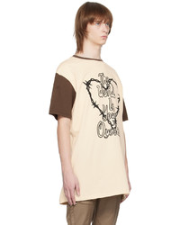 hellbeige bedrucktes T-Shirt mit einem Rundhalsausschnitt von The World Is Your Oyster