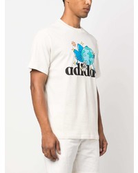 hellbeige bedrucktes T-Shirt mit einem Rundhalsausschnitt von adidas