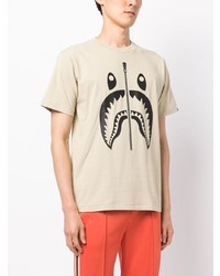 hellbeige bedrucktes T-Shirt mit einem Rundhalsausschnitt von A Bathing Ape