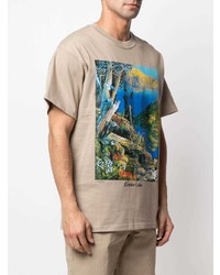 hellbeige bedrucktes T-Shirt mit einem Rundhalsausschnitt von Nike