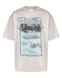 hellbeige bedrucktes T-Shirt mit einem Rundhalsausschnitt von HONOR THE GIFT