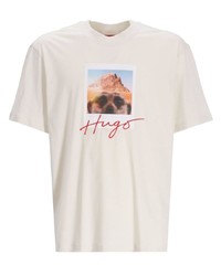 hellbeige bedrucktes T-Shirt mit einem Rundhalsausschnitt von Hugo