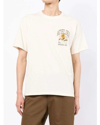 hellbeige bedrucktes T-Shirt mit einem Rundhalsausschnitt von Musium Div.