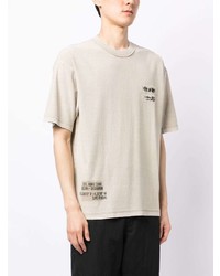 hellbeige bedrucktes T-Shirt mit einem Rundhalsausschnitt von Izzue