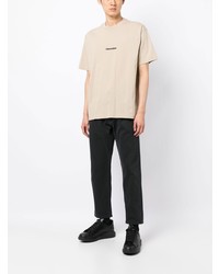 hellbeige bedrucktes T-Shirt mit einem Rundhalsausschnitt von Chocoolate