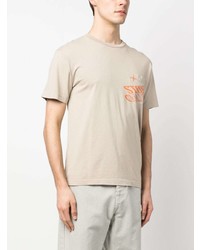 hellbeige bedrucktes T-Shirt mit einem Rundhalsausschnitt von Stone Island