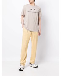 hellbeige bedrucktes T-Shirt mit einem Rundhalsausschnitt von Armani Exchange