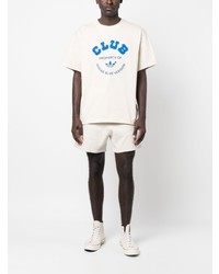 hellbeige bedrucktes T-Shirt mit einem Rundhalsausschnitt von adidas