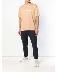 hellbeige bedrucktes T-Shirt mit einem Rundhalsausschnitt von Drôle De Monsieur