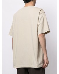 hellbeige bedrucktes T-Shirt mit einem Rundhalsausschnitt von Ziggy Chen