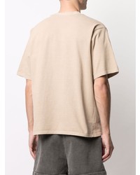 hellbeige bedrucktes T-Shirt mit einem Rundhalsausschnitt von VAL KRISTOPHE