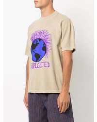 hellbeige bedrucktes T-Shirt mit einem Rundhalsausschnitt von Prmtvo