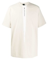 hellbeige bedrucktes T-Shirt mit einem Rundhalsausschnitt von VAL KRISTOPHE