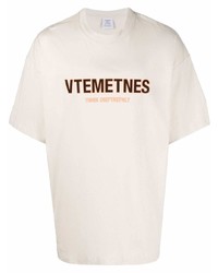 hellbeige bedrucktes T-Shirt mit einem Rundhalsausschnitt von Vetements