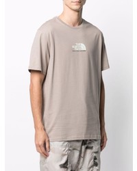 hellbeige bedrucktes T-Shirt mit einem Rundhalsausschnitt von The North Face