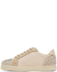 hellbeige beschlagene Segeltuch niedrige Sneakers von Christian Louboutin