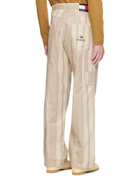 hellbeige bestickte Cargohose von Tommy Jeans