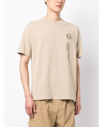 hellbeige besticktes T-Shirt mit einem Rundhalsausschnitt von AAPE BY A BATHING APE