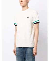 hellbeige besticktes T-Shirt mit einem Rundhalsausschnitt von Fred Perry