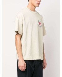 hellbeige besticktes T-Shirt mit einem Rundhalsausschnitt von Emporio Armani