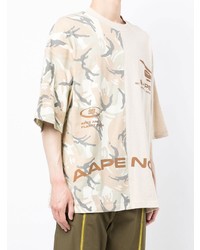 hellbeige Camouflage T-Shirt mit einem Rundhalsausschnitt von AAPE BY A BATHING APE