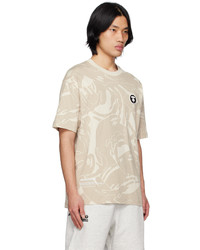 hellbeige Camouflage T-Shirt mit einem Rundhalsausschnitt von AAPE BY A BATHING APE