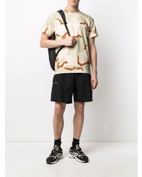 hellbeige Camouflage T-Shirt mit einem Rundhalsausschnitt von United Standard