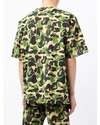 hellbeige Camouflage T-Shirt mit einem Rundhalsausschnitt von A Bathing Ape