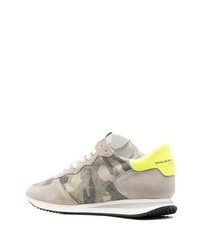 hellbeige Camouflage Wildleder niedrige Sneakers von Philippe Model Paris