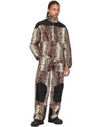 hellbeige Chinohose mit Leopardenmuster von Phipps
