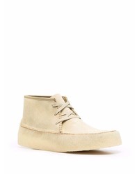 hellbeige Chukka-Stiefel aus Wildleder von Clarks Originals