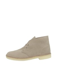 hellbeige Chukka-Stiefel aus Wildleder von Clarks Originals