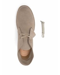 hellbeige Chukka-Stiefel aus Wildleder von Clarks Originals