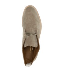 hellbeige Chukka-Stiefel aus Wildleder von Common Projects