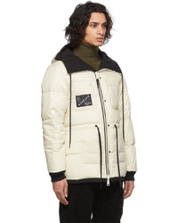 hellbeige Daunenjacke von Moncler Genius