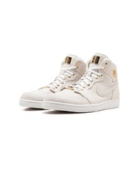 hellbeige hohe Sneakers aus Leder von Jordan