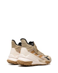 hellbeige hohe Sneakers aus Leder von adidas