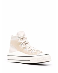 hellbeige hohe Sneakers aus Segeltuch von Converse