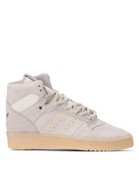 hellbeige hohe Sneakers aus Wildleder von adidas