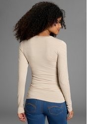 hellbeige horizontal gestreifter Pullover mit einem Rundhalsausschnitt von FlashLights